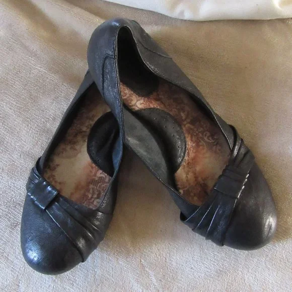 Born Shoes Like New Born Black Leather Comfort Flats Size 65